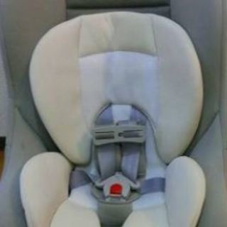 タカタ チャイルドシート ライトグレー クッション付き 新生児～4歳頃（体重18kg以下）の画像