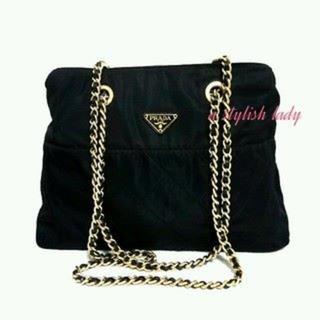 PRADA プラダ　ショルダーバッグの画像