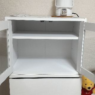 一人暮らし用食器棚2段の画像
