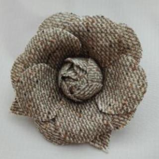 未使用★カメリア★ツイード生地のコサージュ(ハンドメイド)入学式にの画像