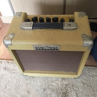 ４弦ベースとアンプのセットの画像