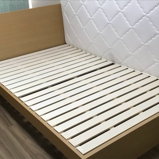 ダブルサイズ ベッドフレームとベッド フランスベッド社製マットレスとセンベラ スピナの画像