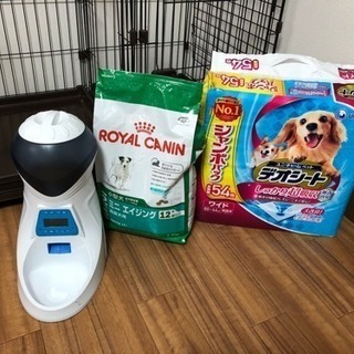 ペット用 ゲージ&自動給餌器&未使用ペットシートの画像