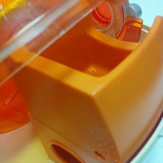 ハムスター🐹用 Ｂ品セカンドhouse　(給水器破損　9㎝の連結付き)　　小鳥の雛の飼育にも   値下げ⤵の画像