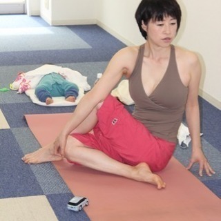 ウォームヨガ＊暖かいスタジオでテンポよく20以上のポーズ＊ベイビー連れOK ママヨガの画像