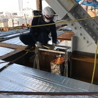 鉄骨工募集！未経験1.3万〜 経験者1.4万〜 （応相談）各種手当あり！の画像