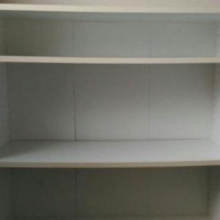 白い棚の画像