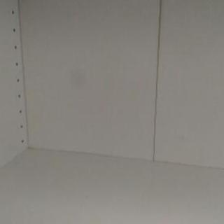 白い棚の画像