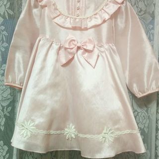 新品同様✨可愛いピンクのリボン付きドレス(内側にパニエ付き)100㎝