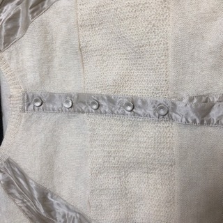アルパカとシルクの入ったカーディガンの画像