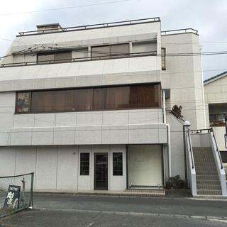 【チコチコビル：１Ｆ】伊勢崎繁華街の１Ｆ店舗。広々使い勝手のよい...