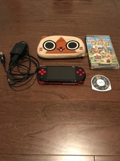 【値下げしました】暇つぶしにPSP本体とモンハンソフト2点セット