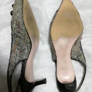 レベッカテイラー　バックストラップパンプスの画像