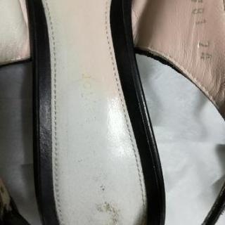 レベッカテイラー　バックストラップパンプスの画像