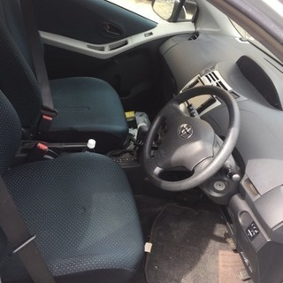 平成17年式ヴィッツ 4wdの画像