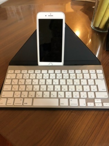 Apple純正ワイヤレスキーボードA1314 iPhoneやタブレットに使えます。ケース付きです。