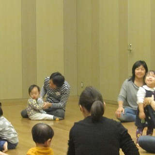 【2才～3才対象】　親子でふれあう英会話教室　＊＊４月体験教室開催＊＊