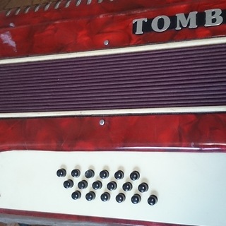 TOMBO製アコーディオン、T-18の画像