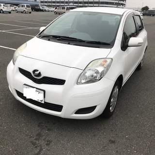 H21登録　6万キロ台　ヴィッツ　燃費よく　経済的な1000CC☆車検2年付きも☆ナビ・バックカメラ付きの画像