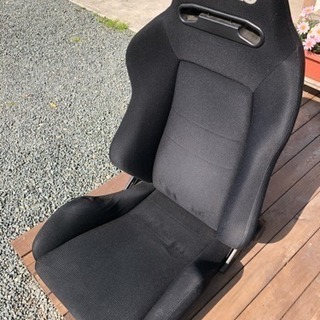 レカロシート バックロゴ付きの画像