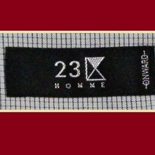 春先からのお洒落に、23区 HOMMEのショートコートの画像