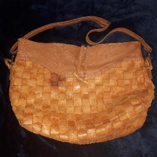 【再再値下げ】ロビタ☆革メッシュのショルダーバッグ☆大容量☆ちょ...