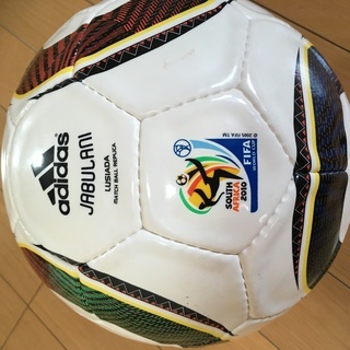 サッカーボール　アディダス　ジャブラニ　5号の画像