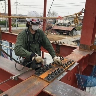 鉄骨工募集！未経験1.3万〜 経験者1.4万〜 （応相談）各種手当あり！の画像
