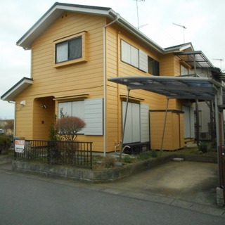 ペットＯＫ！カーポート！保育園、小学校近し！初期費用分割可。　内...