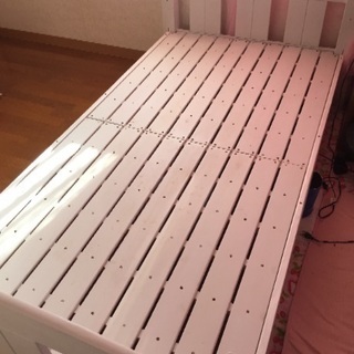 木材ベットの画像