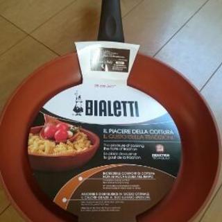 新品 ビアレッティ イタリア製 高級 フライパン 28㎝ BIALETTI ガス IH 4熱源 対応 ビタクラフト ストウブ バーミキュラ 新生活 フィスラー ジオプロダクト の画像