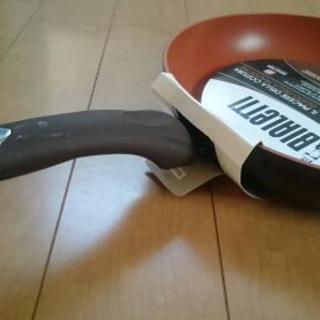 新品 ビアレッティ イタリア製 高級 フライパン 28㎝ BIALETTI ガス IH 4熱源 対応 ビタクラフト ストウブ バーミキュラ 新生活 フィスラー ジオプロダクト の画像