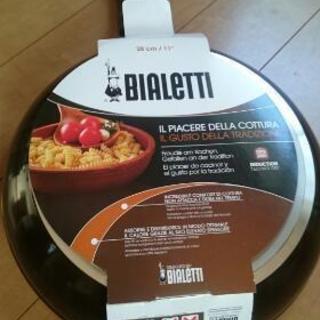 新品 ビアレッティ イタリア製 高級 フライパン 28㎝ BIALETTI ガス IH 4熱源 対応 ビタクラフト ストウブ バーミキュラ 新生活 フィスラー ジオプロダクト の画像