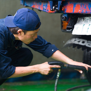 自動車の洗車・仕上げ、整備補助　　時間、曜日はご相談下さいの画像