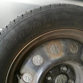 トヨタウィルvi　純正ホイールタイヤセットの画像