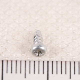 十字穴付　綱　ナベタップタイト二条ねじ　Pタイトなべ　亜鉛三価クロメート（F1）　2.3×6　１箱4,700本位　980gの画像