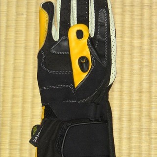 未使用！牛革パンチング加工　プロテクター装備　バイク用グローブの画像