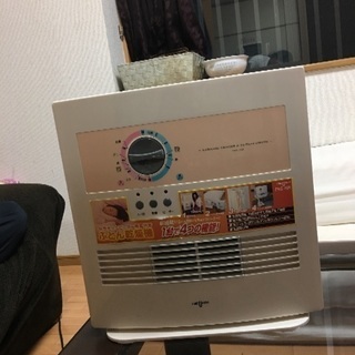 セラミックヒーターと布団乾燥機の画像