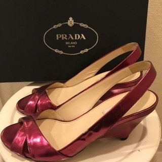 PRADA メタリックコーティングサンダル 値下げ！の画像
