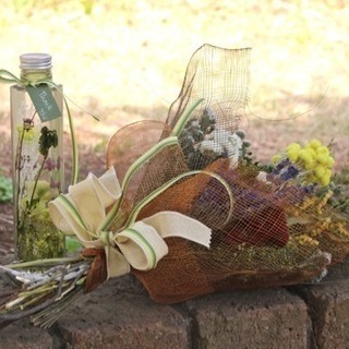 ワークショップご案内、母の日に贈るハーバリウム&ラベンダースワッグの画像