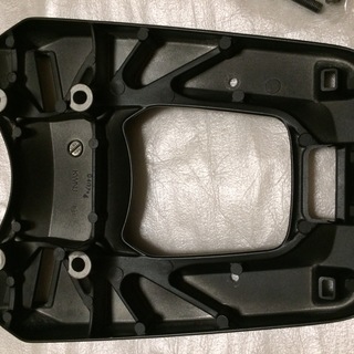 「取引終了」ホンダ純正 トップボックス取付ベース [PCX125(JF56) / PCX150(KF18) 専用] 改良版の画像