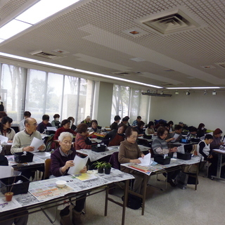 大好評の苔玉づくり講習（２つ作れて1,500円）の画像