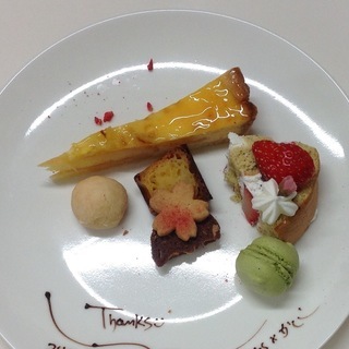 ケーキ屋さんでお花のワークショップ～菖蒲を使った和風アレンジ～4月26日（木）12時30分～の画像