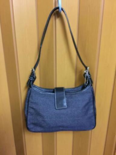coach、デニム素材★他にてソールドデス。