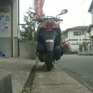 走りと低燃費のアドレスV50の画像