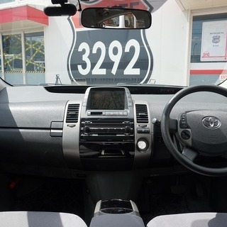 どなたでもクルマがローンで買えます！！　　くるまのミツクニ東京足立店祝２周年！！　「Ｗ紹介キャンペーン」「下取りキャンペーン」実施中♪♪　【プリウス】の画像