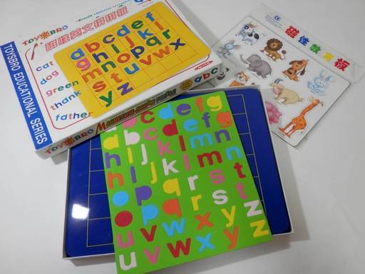 知的玩具 アルファベット マグネットボード 未使用