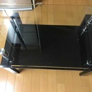 2段ガラステーブルの画像