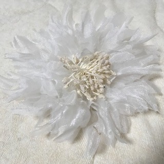 お花 髪飾り コサージュ ブローチの画像