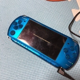 PSP 3000 充電器付。